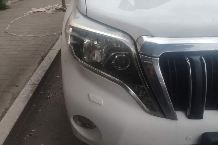 Used Toyota Prado 2014 4.0L Automatic TX-L Right Front Headlight
