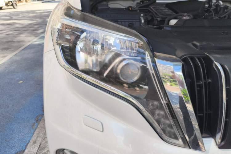 Used Toyota Prado  Right Front Headlight