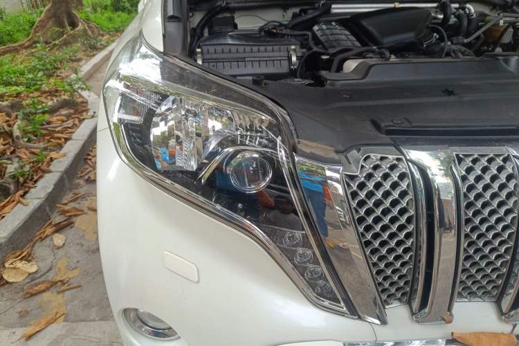 Used Toyota Prado 2014 2.7L Automatic Standard Edition Right Front Headlight