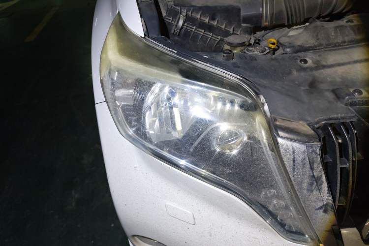Used Toyota Prado 2014 4.0L Automatic TX-L NAVI Right Front Headlight