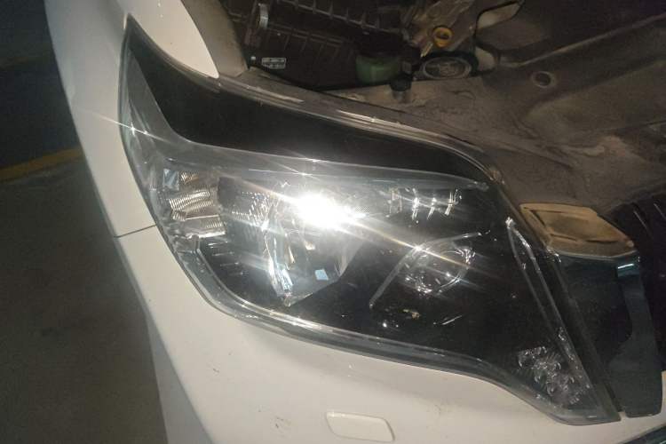 Used Toyota Prado 2014 4.0L Automatic TX-L NAVI Right Front Headlight