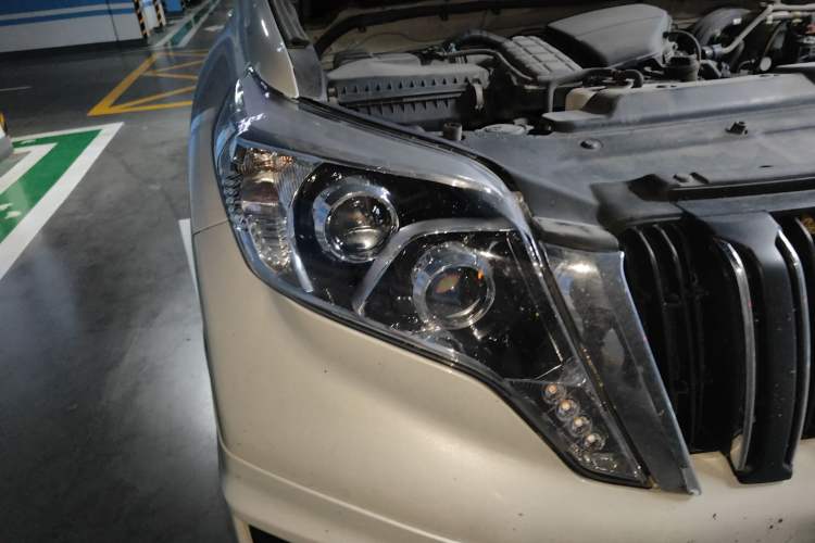 Used Toyota Prado 2014 2.7L Automatic Standard Edition Right Front Headlight