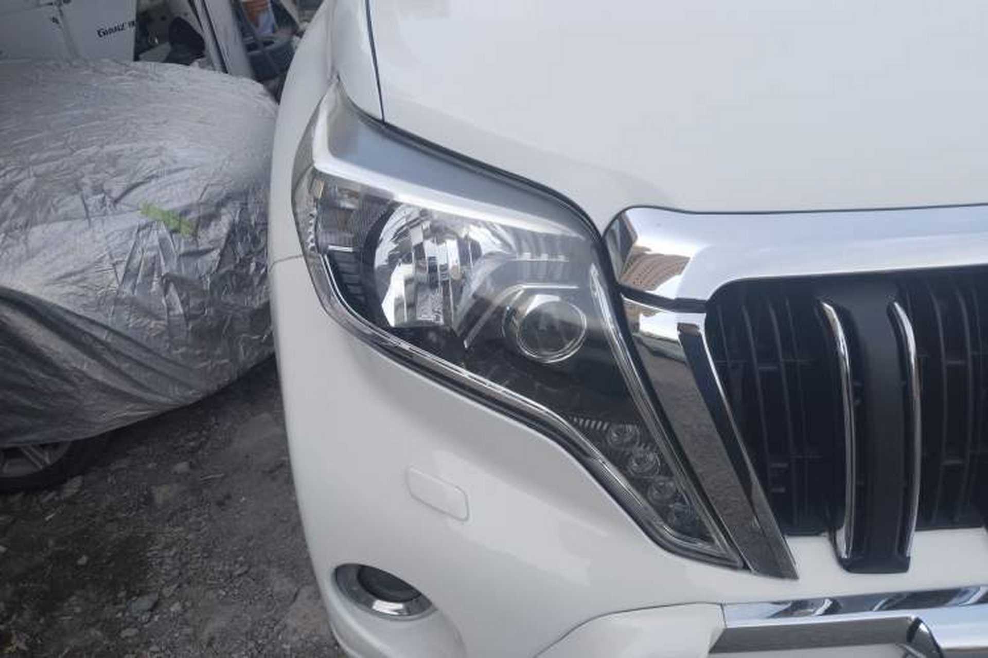 Used Toyota Prado 2014 2700 TX 7-Seater Middle East Version Right Front Headlight