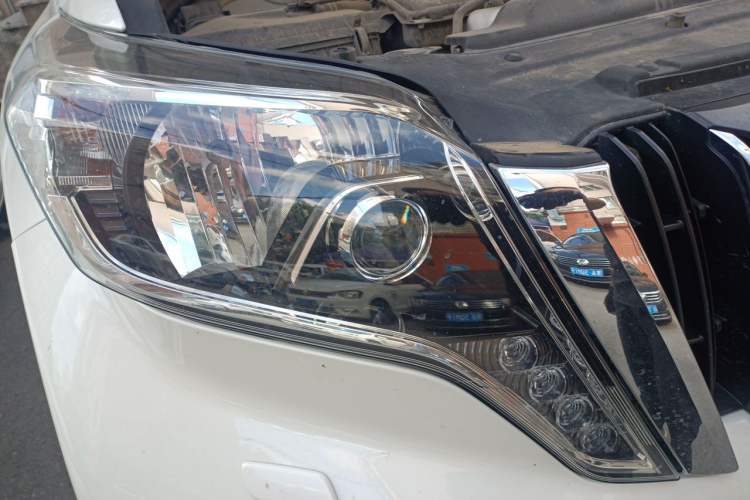 Used Toyota Prado 2014 2.7L Automatic Luxury Edition Right Front Headlight