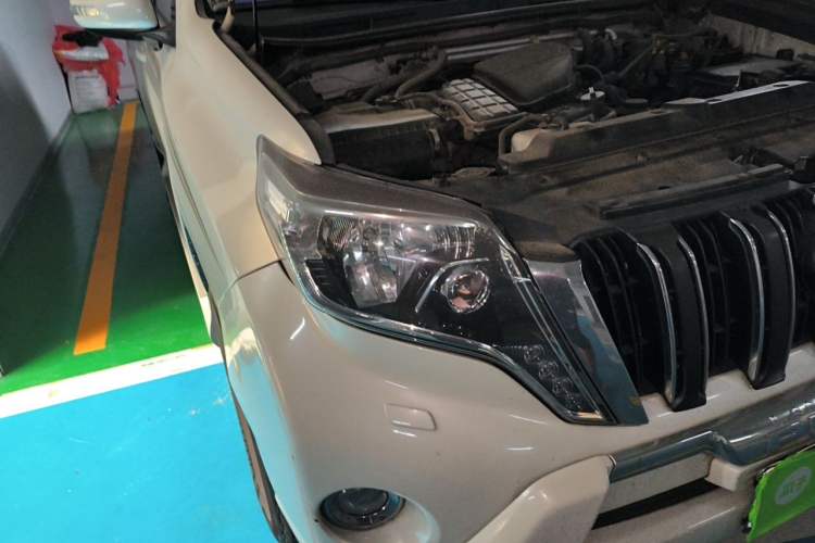Used Toyota Prado  Right Front Headlight