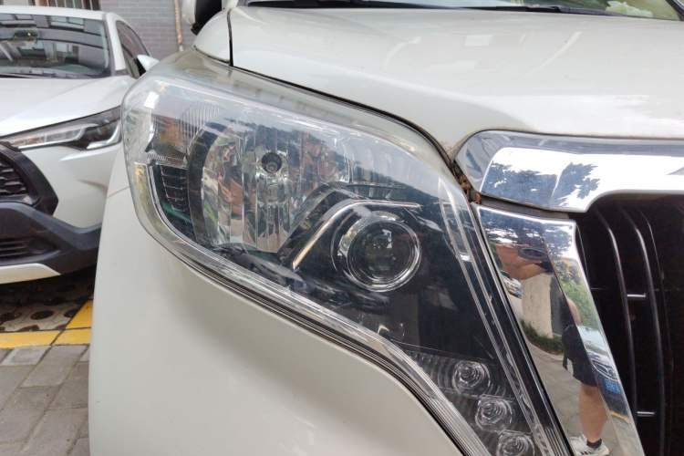 Used Toyota Prado  Right Front Headlight