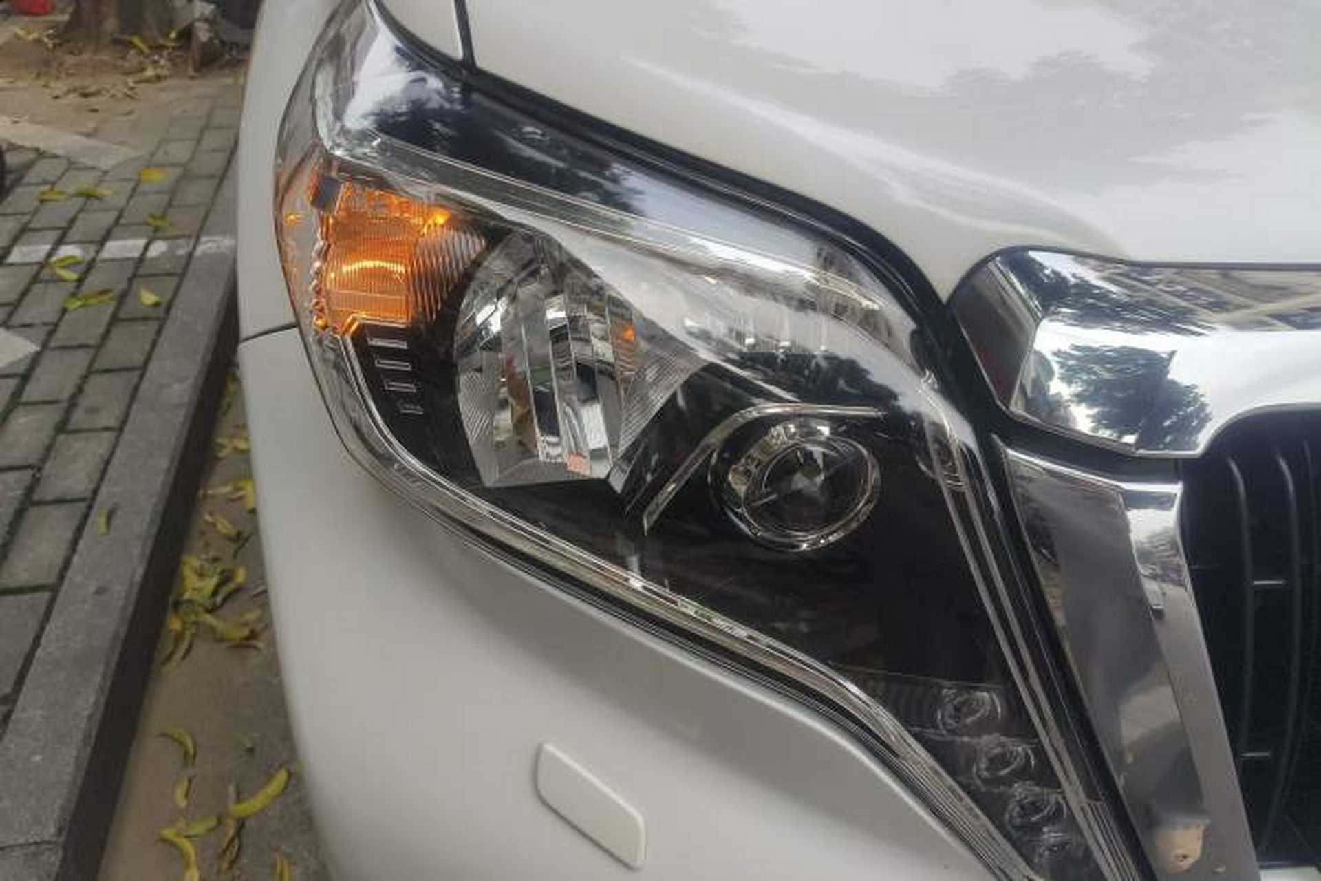 Used Toyota Prado 2014 2.7L Automatic Luxury Edition Right Front Headlight