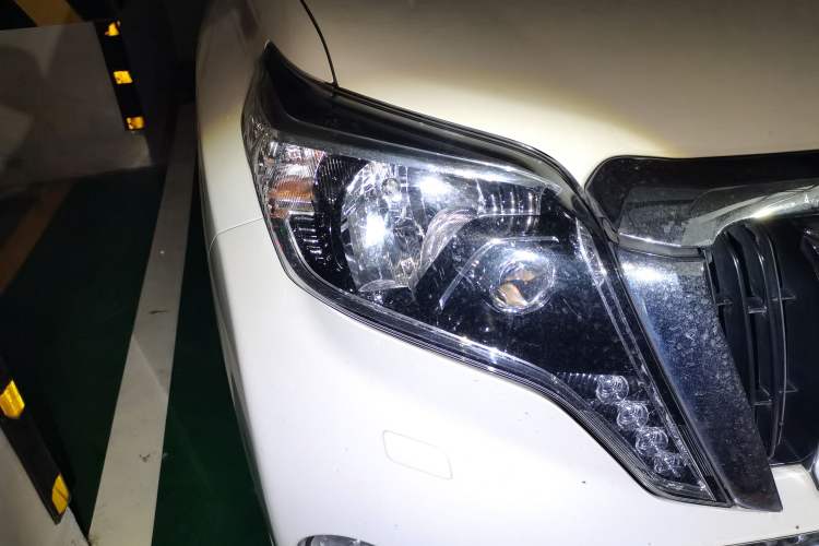 Used Toyota Prado  Right Front Headlight