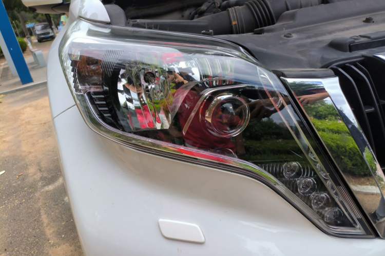 Used Toyota Prado 2014 4.0L Automatic TX-L NAVI Right Front Headlight