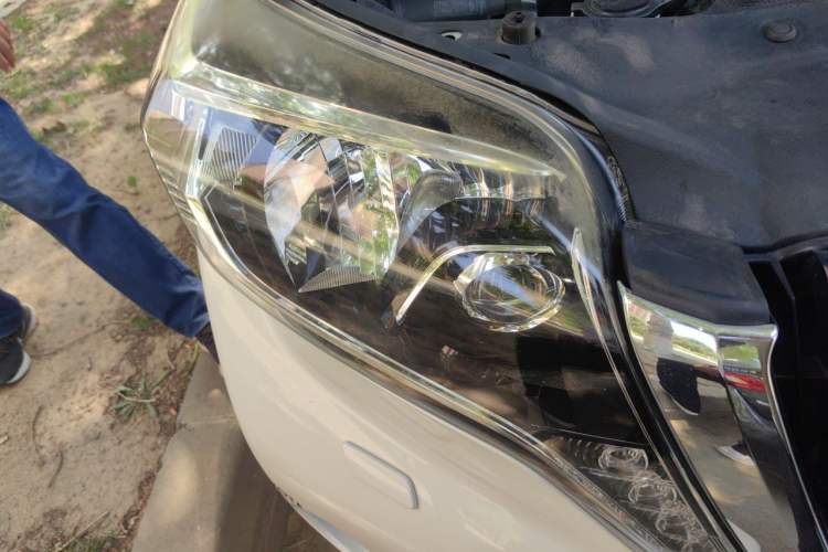 Used Toyota Prado 2014 2700 TX 7-Seater Middle East Version Right Front Headlight