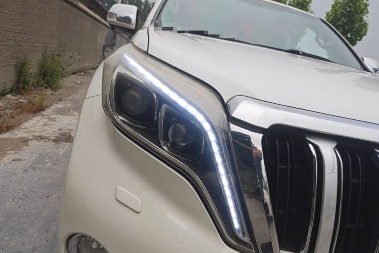 Used Toyota Prado  Right Front Headlight