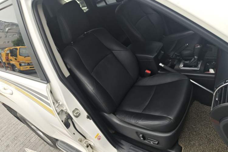 Used Toyota Prado 2014 4.0L Automatic TX-L Right Front Seat