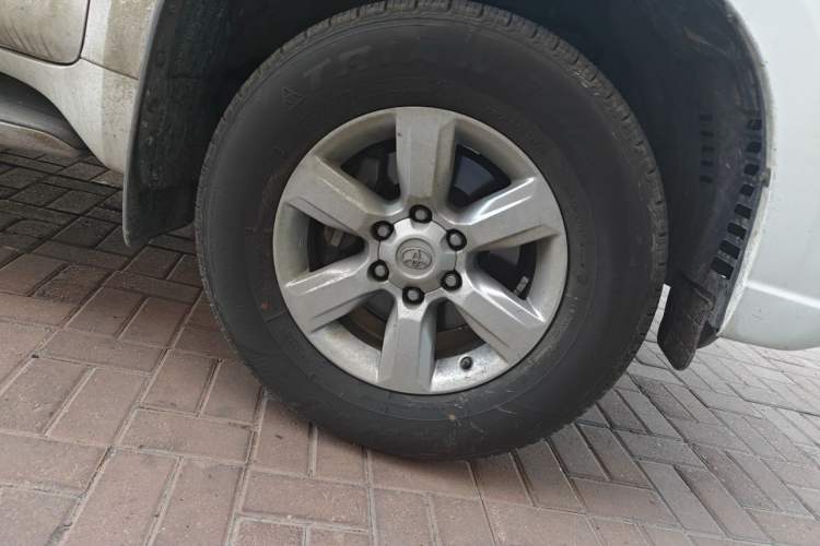 Used Toyota Prado 2014 4.0L Automatic TX-L Right Front Wheel Hub