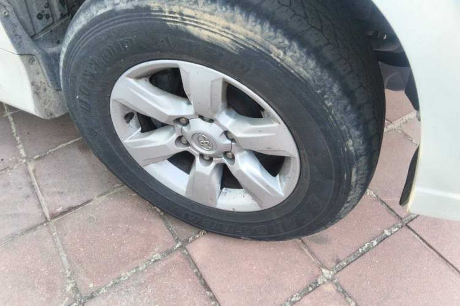 Used Toyota Prado  Right Front Wheel Hub
