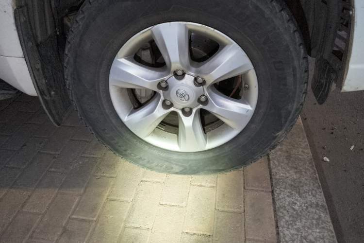 Used Toyota Prado 2014 2.7L Automatic Standard Edition Right Front Wheel Hub