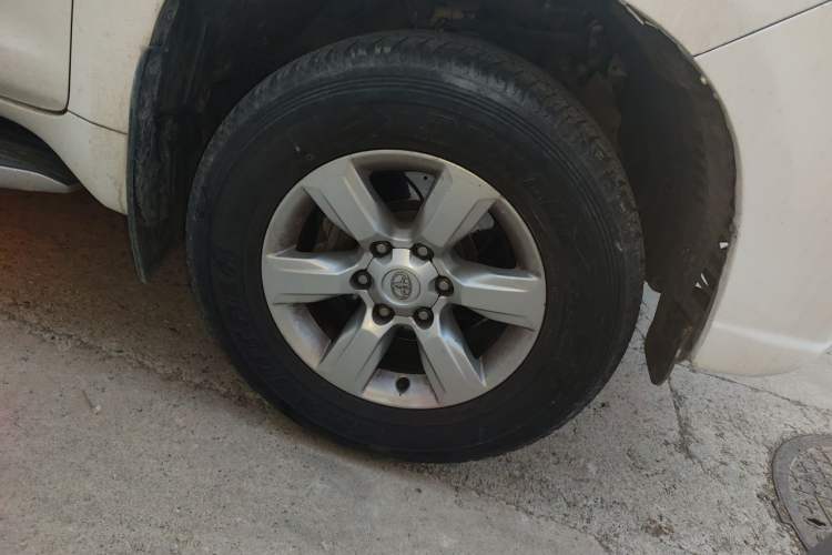 Used Toyota Prado 2014 4.0L Automatic TX Right Front Wheel Hub