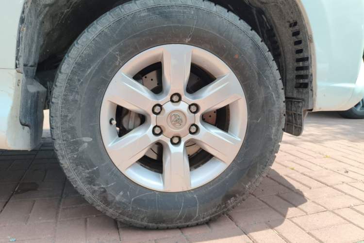 Used Toyota Prado  Right Front Wheel Hub