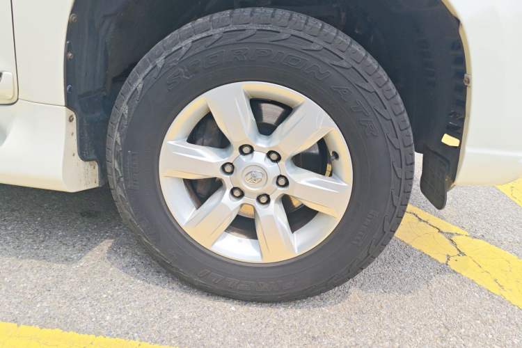 Used Toyota Prado 2014 2.7L Automatic Standard Edition Right Front Wheel Hub