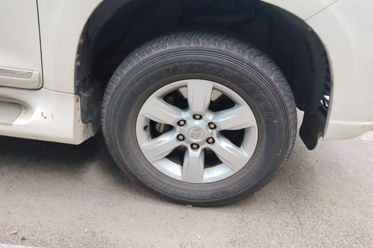 Used Toyota Prado  Right Front Wheel Hub