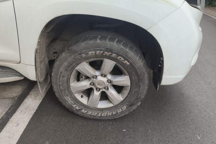 Used Toyota Prado 2014 4.0L Automatic TX-L NAVI Right Front Wheel Hub