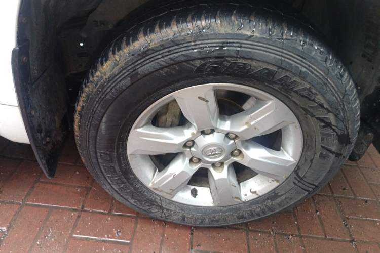 Used Toyota Prado 2014 2.7L Automatic Standard Edition Right Front Wheel Hub