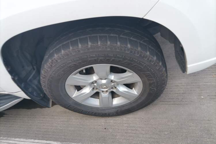 Used Toyota Prado 2014 4.0L Automatic TX-L NAVI Right Front Wheel Hub