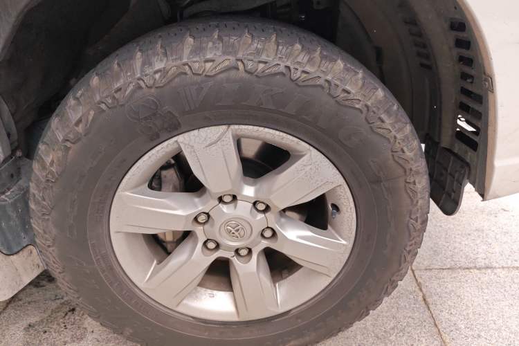 Used Toyota Prado  Right Front Wheel Hub