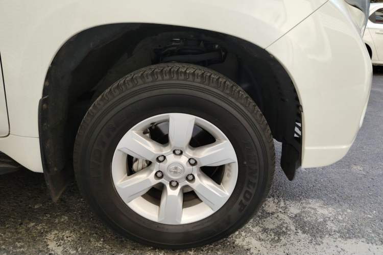 Used Toyota Prado 2014 2.7L Automatic Standard Edition Right Front Wheel Hub