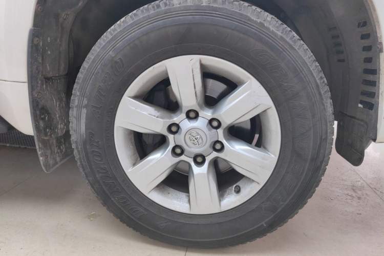 Used Toyota Prado 2014 2.7L Middle East Version Parallel Import Right Front Wheel Hub