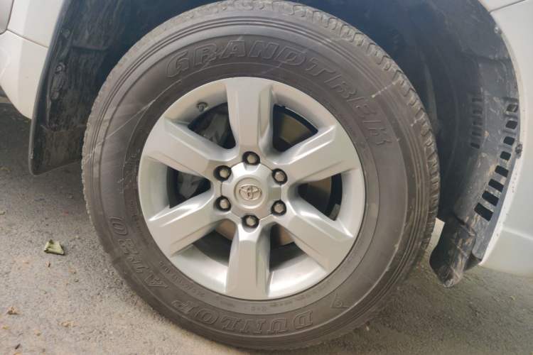 Used Toyota Prado 2014 4.0L Automatic TX-L NAVI Right Front Wheel Hub