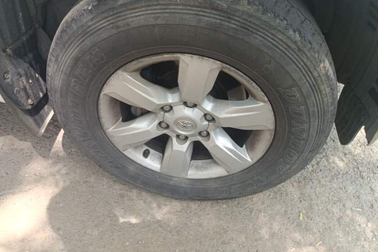 Used Toyota Prado  Right Front Wheel Hub