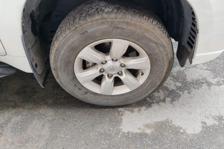 Used Toyota Prado  Right Front Wheel Hub