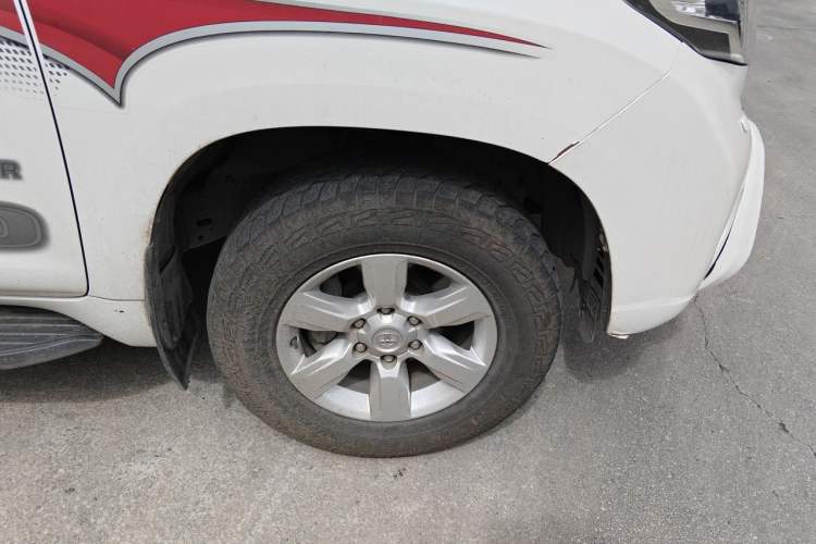 Used Toyota Prado  Right Front Wheel Hub