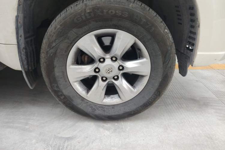 Used Toyota Prado  Right Front Wheel Hub