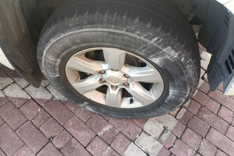 Used Toyota Prado 2014 4.0L 7-Seater Gasoline Middle East Version Right Front Wheel Hub