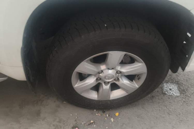 Used Toyota Prado 2014 4.0L Automatic TX-L Right Front Wheel Hub