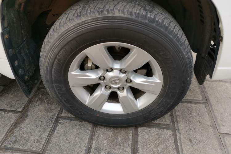 Used Toyota Prado 2014 4.0L Automatic TX-L NAVI Right Front Wheel Hub