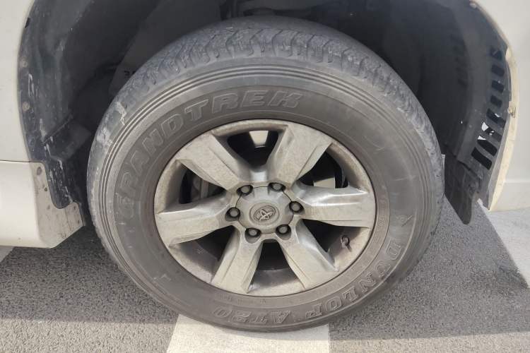 Used Toyota Prado  Right Front Wheel Hub