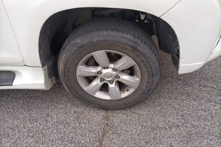 Used Toyota Prado 2014 2700 TX 7-Seater Middle East Version Right Front Wheel Hub