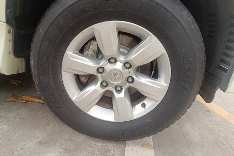 Used Toyota Prado 2014 2.7L Automatic Standard Edition Right Front Wheel Hub