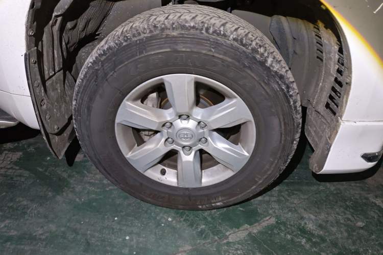 Used Toyota Prado 2014 4.0L Automatic TX-L NAVI Right Front Wheel Hub
