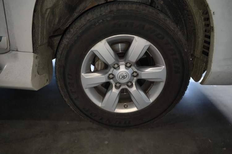 Used Toyota Prado 2014 2.7L Automatic Standard Edition Right Front Wheel Hub