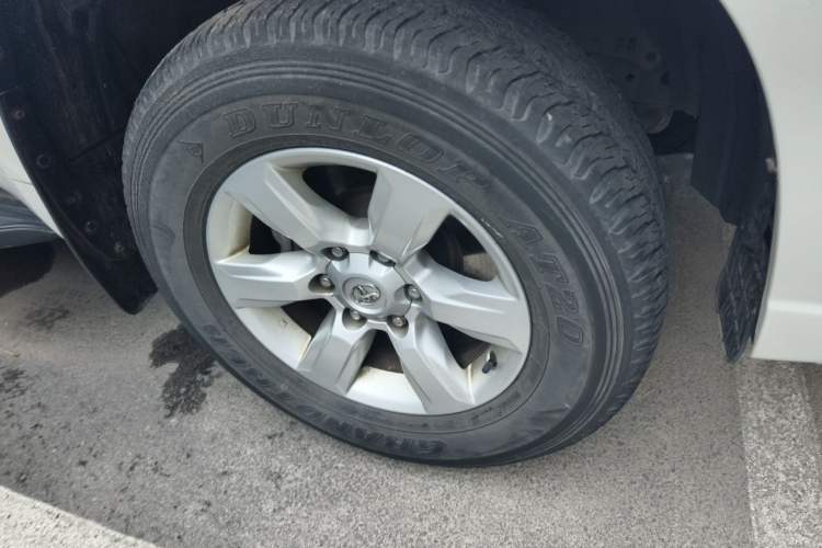 Used Toyota Prado 2014 2.7L Automatic Standard Edition Right Front Wheel Hub