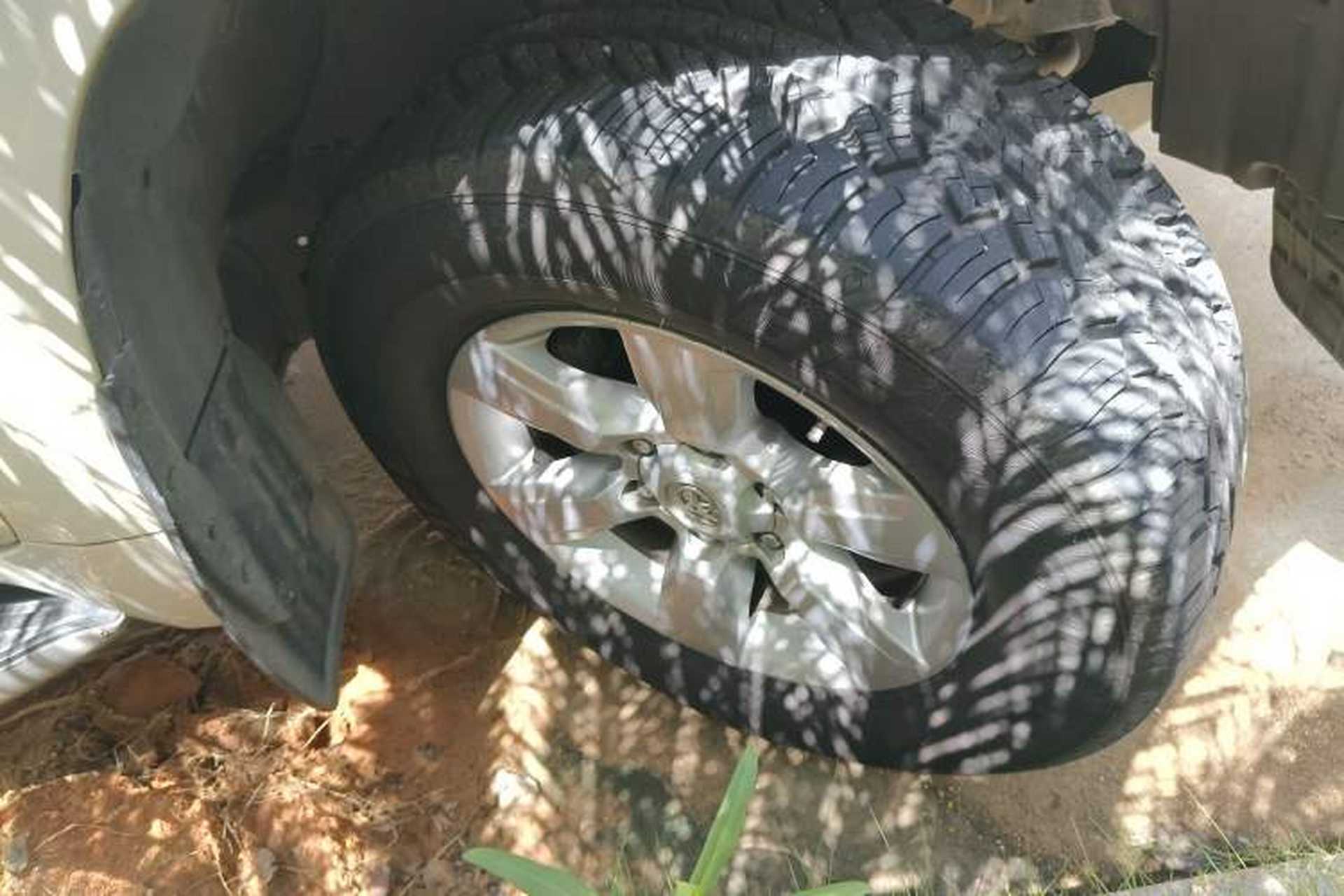 Used Toyota Prado 2014 2.7L Automatic Luxury Edition Right Front Wheel Hub