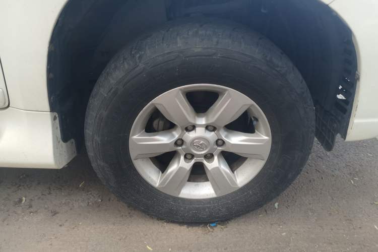 Used Toyota Prado 2014 2.7L Middle East Version Parallel Import Right Front Wheel Hub