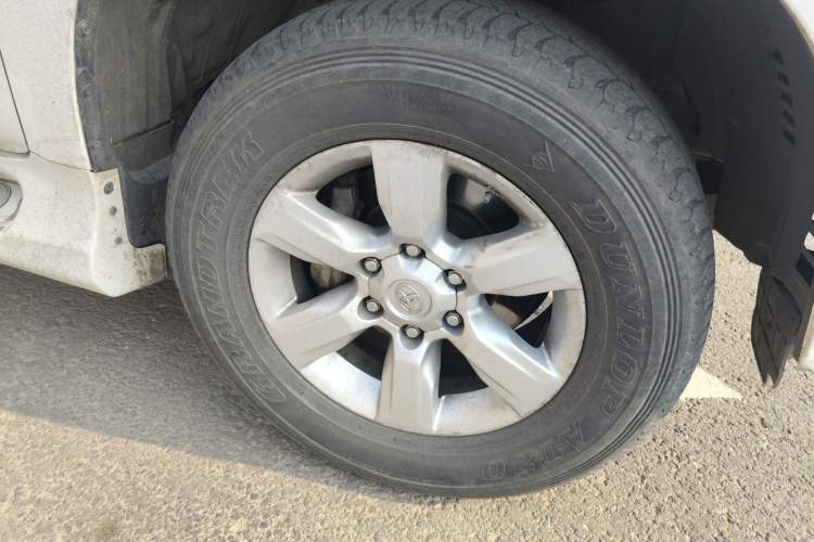 Used Toyota Prado 2014 4.0L Automatic TX-L Right Front Wheel Hub