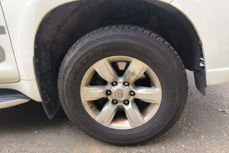 Used Toyota Prado 2014 4.0L Automatic TX-L NAVI Right Front Wheel Hub