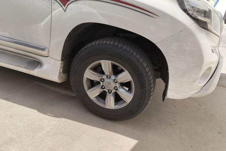 Used Toyota Prado 2014 2700 TX 7-Seater Middle East Version Right Front Wheel Hub