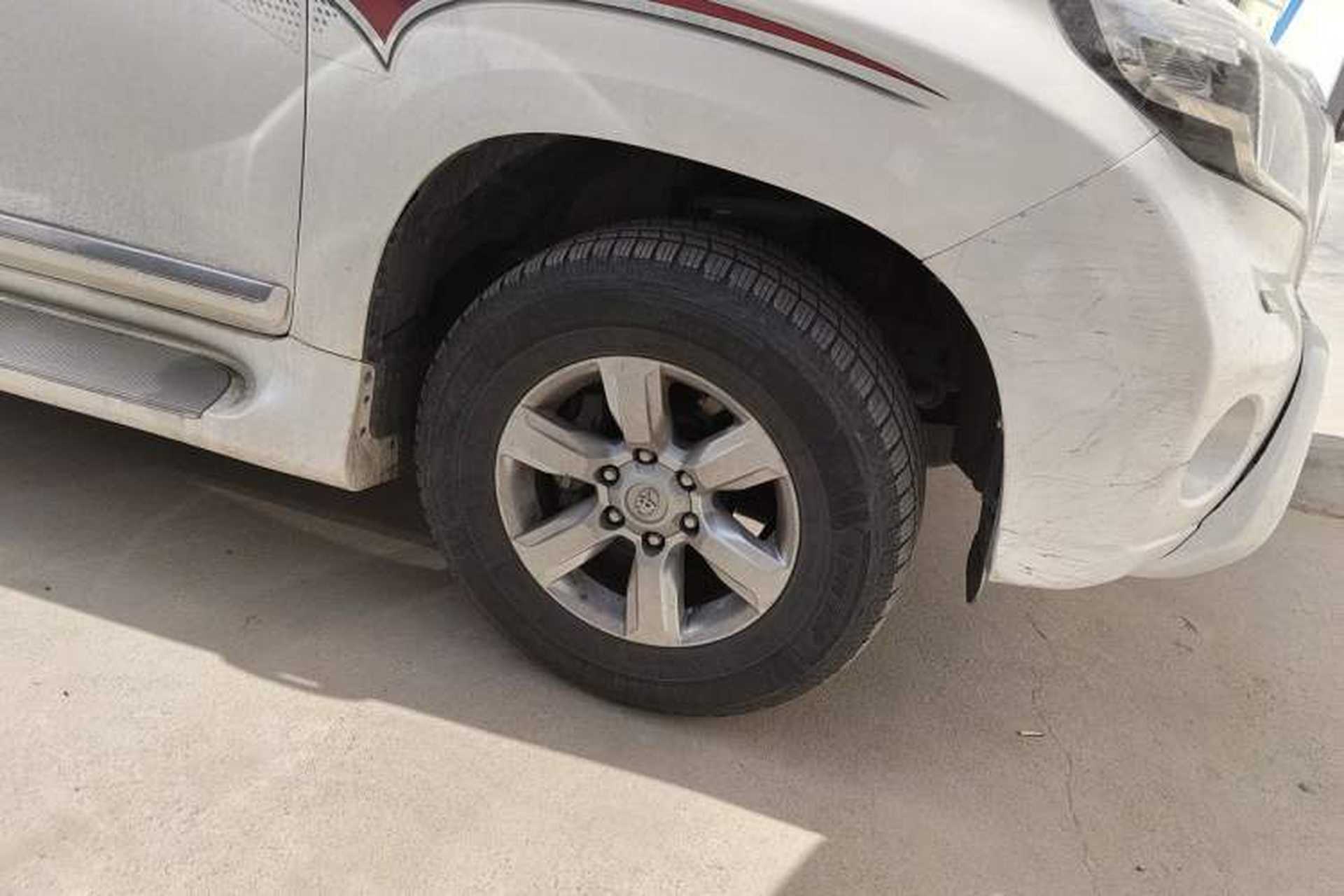 Used Toyota Prado 2014 2700 TX 7-Seater Middle East Version Right Front Wheel Hub