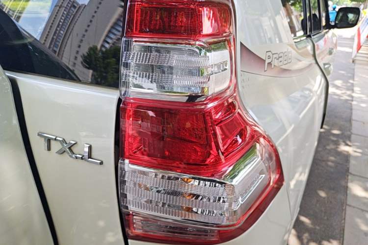Used Toyota Prado 2014 2.7L Middle East Version Parallel Import Right Rear Taillight